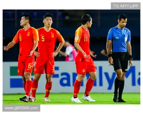 陈威半场表现出色:6次扑救2次高球拦截3次解围收获7.8评分 陈威半场表现出色:6次扑救2次高球拦截3次解围收获7.8评分